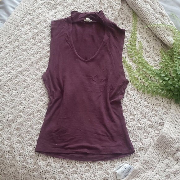 Garage Ring Neck Burgundy Sleeveless top - Picture 7 of 7
